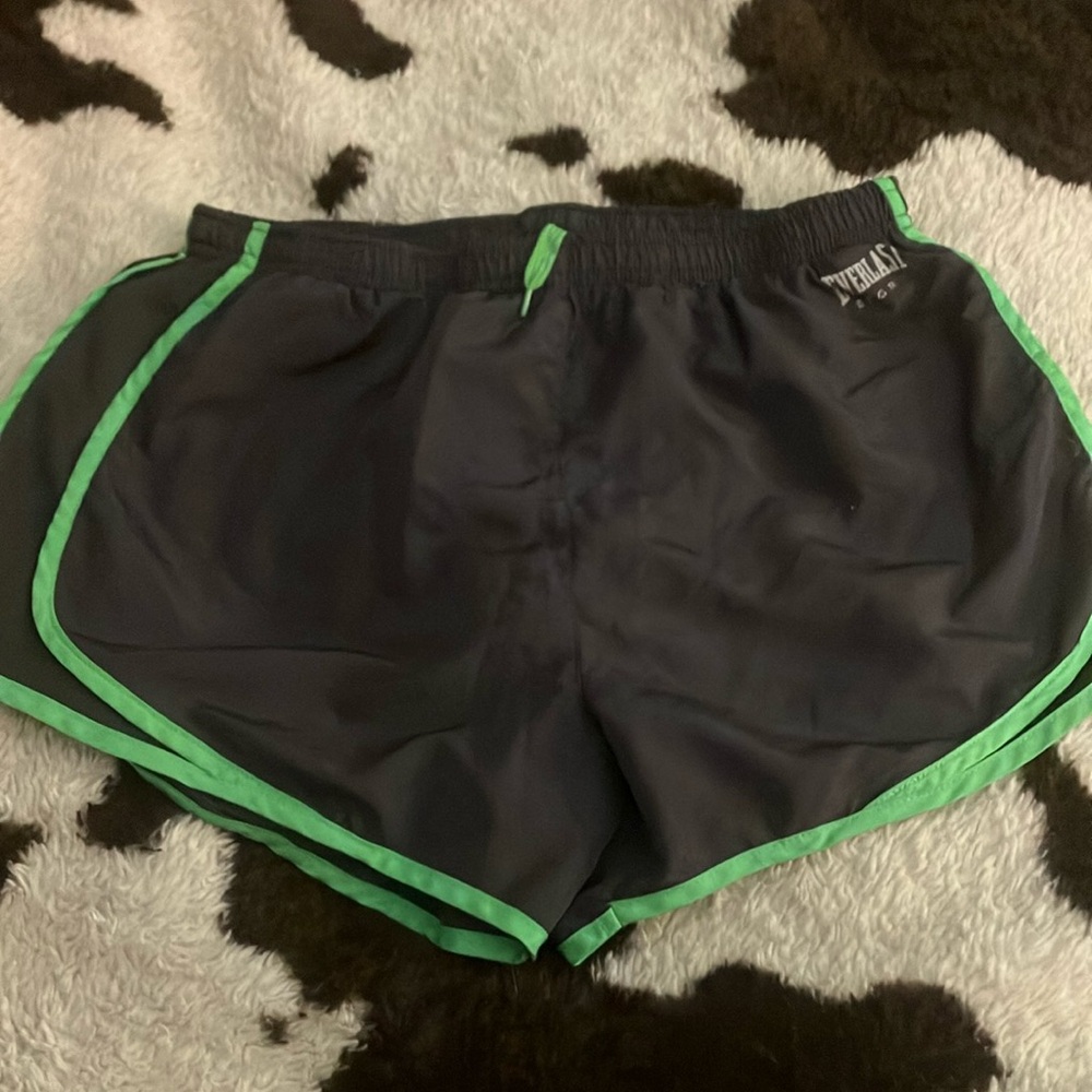Everlast shorts size medium